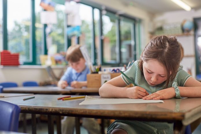 ¿Cuánto dinero gasta Alcorcón en Educación?