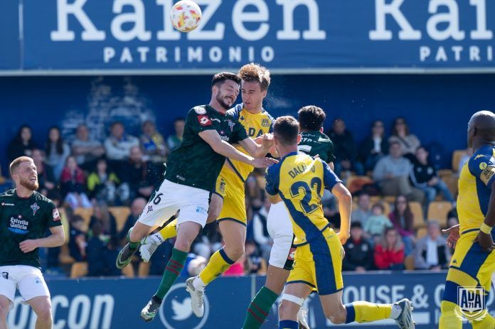 Alcorcón 0-1 Racing de Ferrol | El 'Alcor' se estrella con Gazzaniga y sufre su primera derrota en Santo Domingo