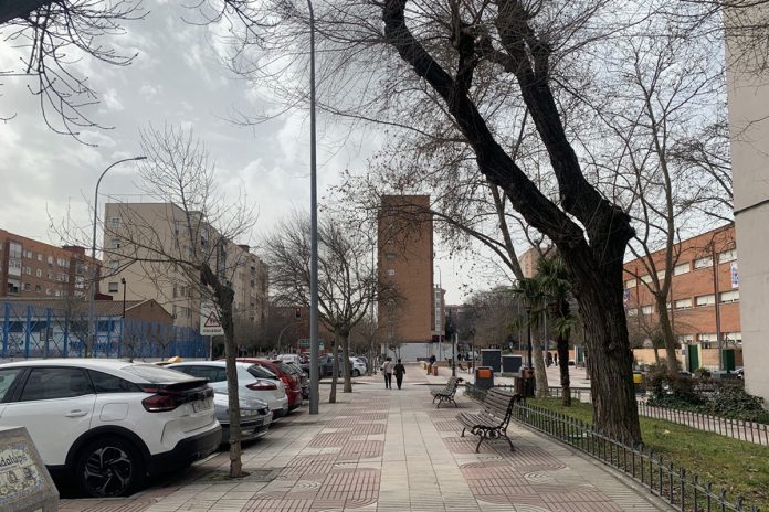 Roban una maleta en plena calle a una mujer en Alcorcón