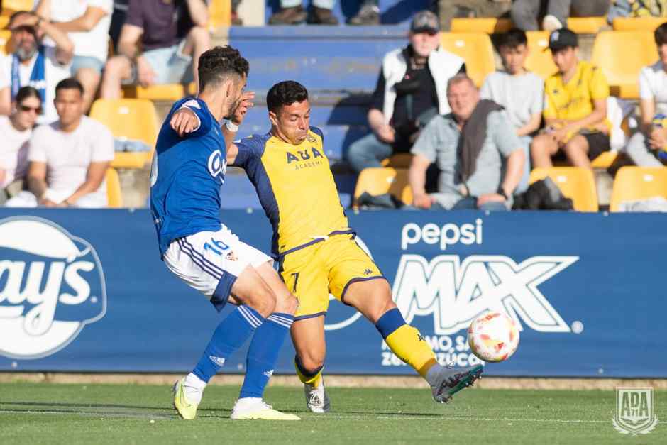 Alcorcón 0-0 Linares/ El Alcorcón no consiguió derrumbar el muro de Samu Casado