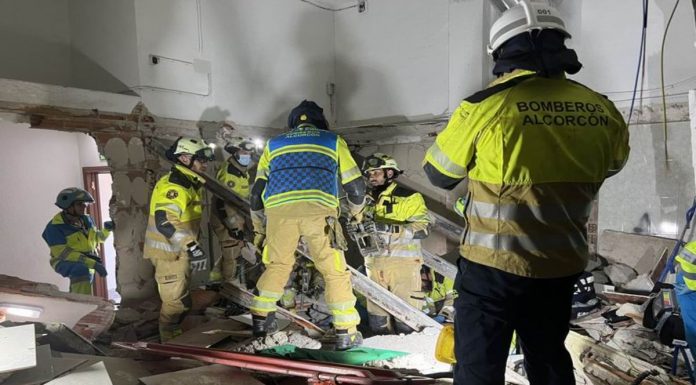 Dos trabajadores heridos en Alcorcón tras derrumbarse un techo
