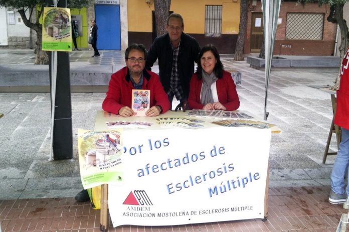 La Asociación Mostoleña de Esclerosis Múltiple acude a Alcorcón en su lucha contra la enfermedad