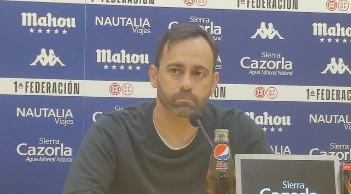 El entrenador Fran Fernández clama contra el arbitraje al Alcorcón: "No se nos respeta"