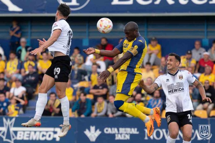 Alcorcón 0-0 Mérida/ El Alcorcón pierde el liderato tras empatar con un menos ante el Mérida