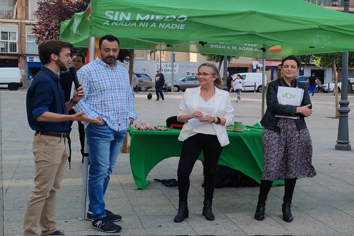 Vox Alcorcón junto a los candidatos de Móstoles, Arroyomolinos y Fuenlabrada firman un compromiso de colaboración