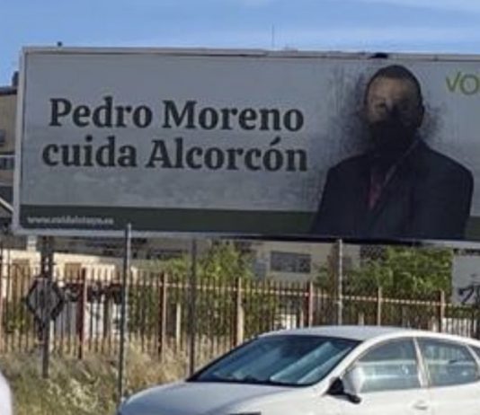 Vox denuncia vandalismo en un gran cartel electoral del partido en Alcorcón