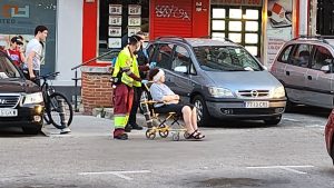 Bomberos de Alcorcón acuden al rescate de una anciana