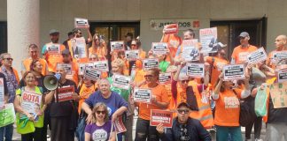 Protesta en Alcorcón contra las subidas de alquiler a decenas de vecinos por fondos buitre