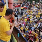 Resaca teñida de amarillo en Alcorcón