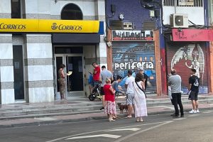 Colas en el último día para solicitar el voto por Correo en Alcorcón