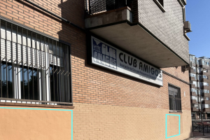 El Club Amigos busca artistas para decorar su fachada en Alcorcón