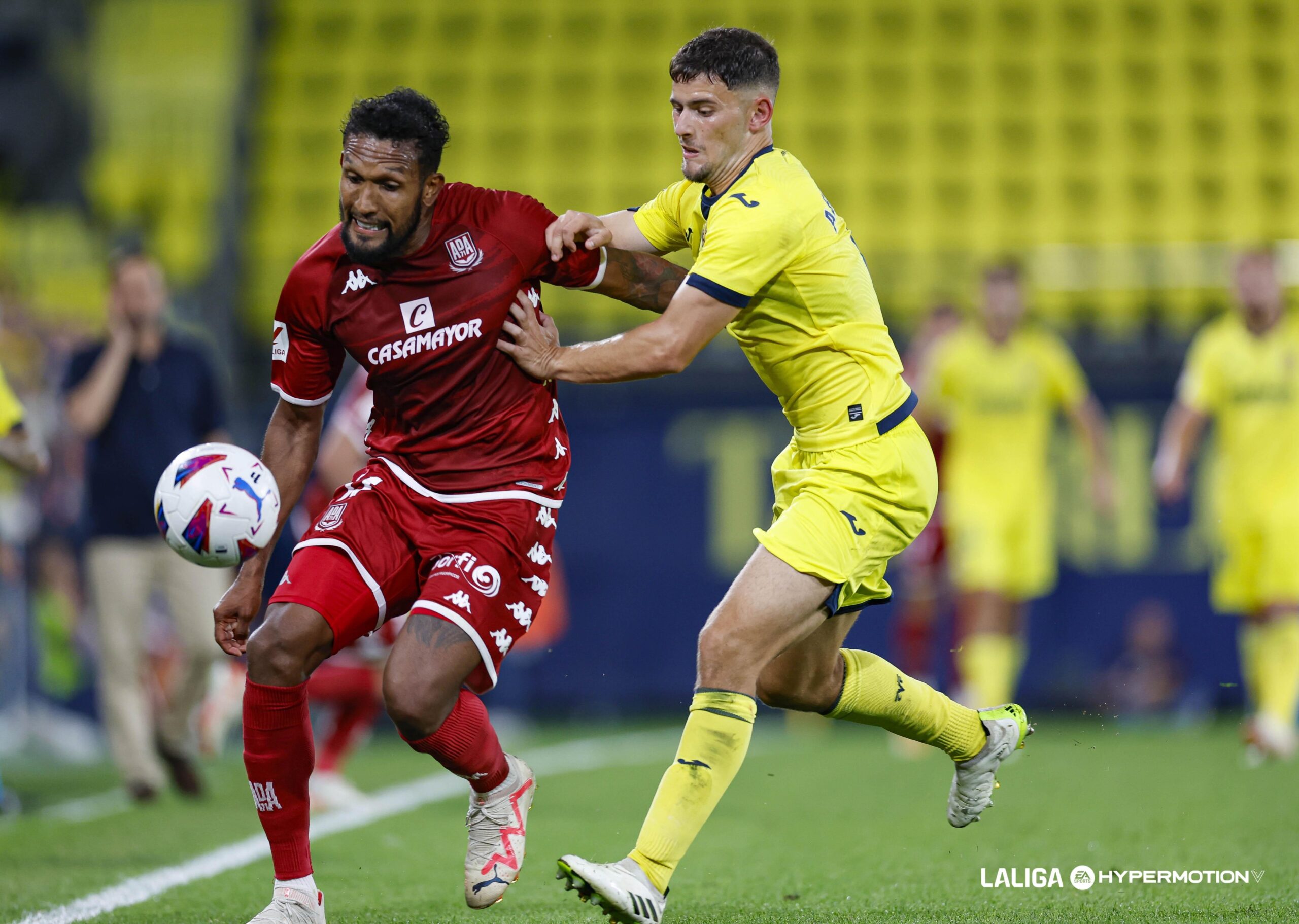 Los alfareros no pudieron pasar del empate en un encuentro muy gris. Villarreal B 2-2 Alcorcón | Mucho premio para tan poco juego