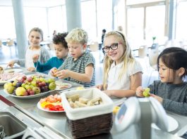 Preocupación en Alcorcón por la caída de alumnos en los comedores