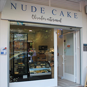 Nude Cake