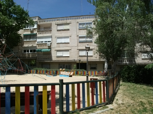 Denunciada la aparición de comida con alfileres en el pipican de la Plaza del Brasil en Alcorcón