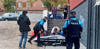 Caída de un señor mayor por las escaleras en Alcorcón