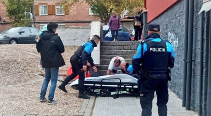 Caída de un señor mayor por las escaleras en Alcorcón