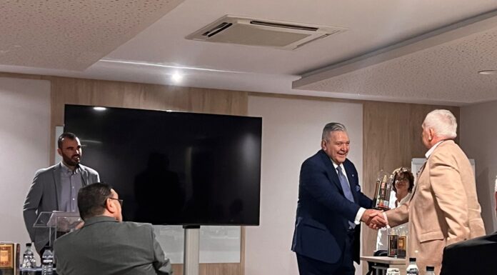 La Fundación Más Autoestima, con sede en Alcorcón, otorga premios en un evento por la Hispanidad
