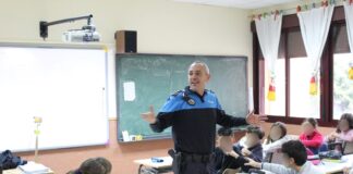 Alcorcón buscar prevenir el acoso y el absentismo escolar mediante la figura del Agente Tutor
