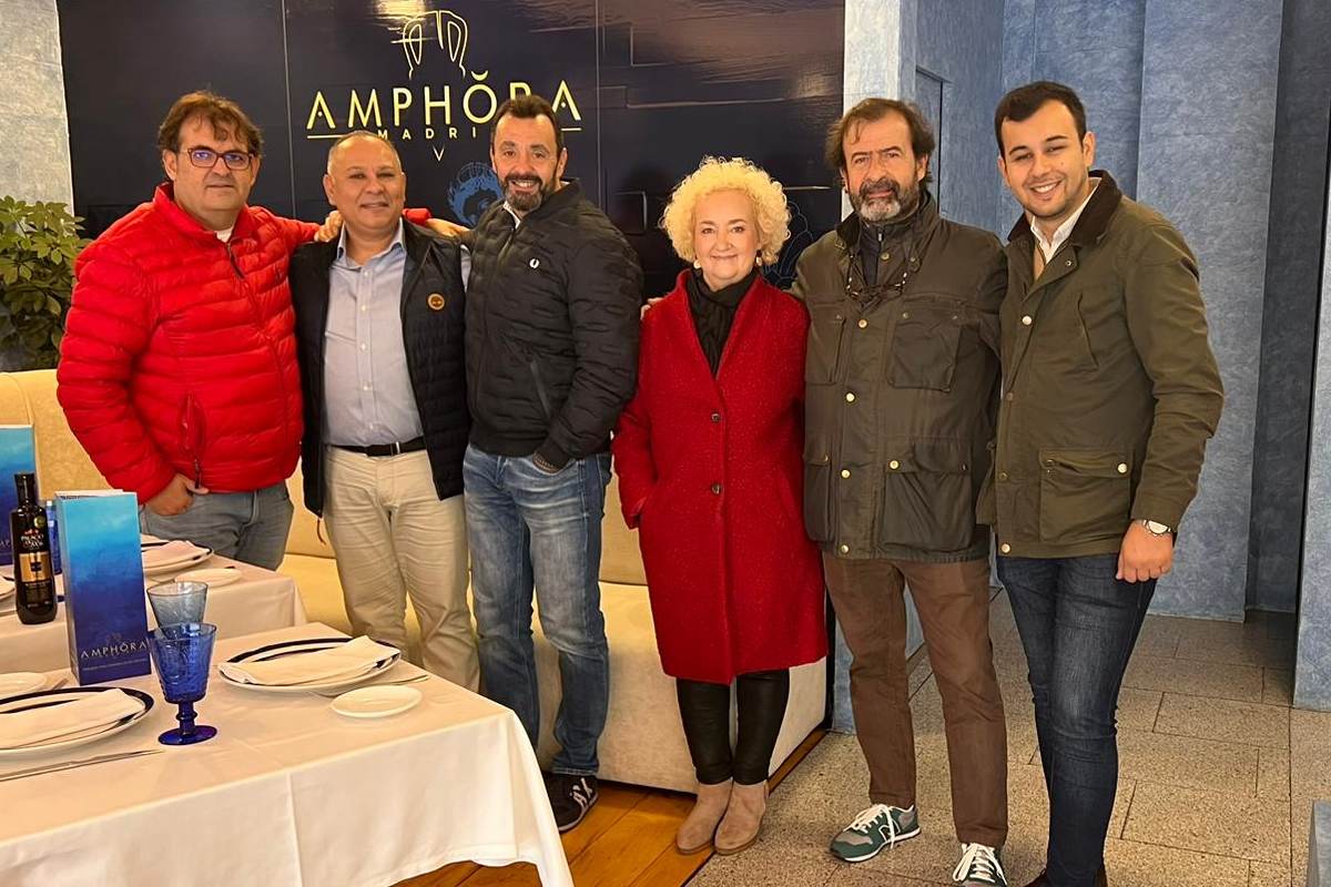 Vox visita a distintos hosteleros del certamen Alcorcón Sabor Que Mola
