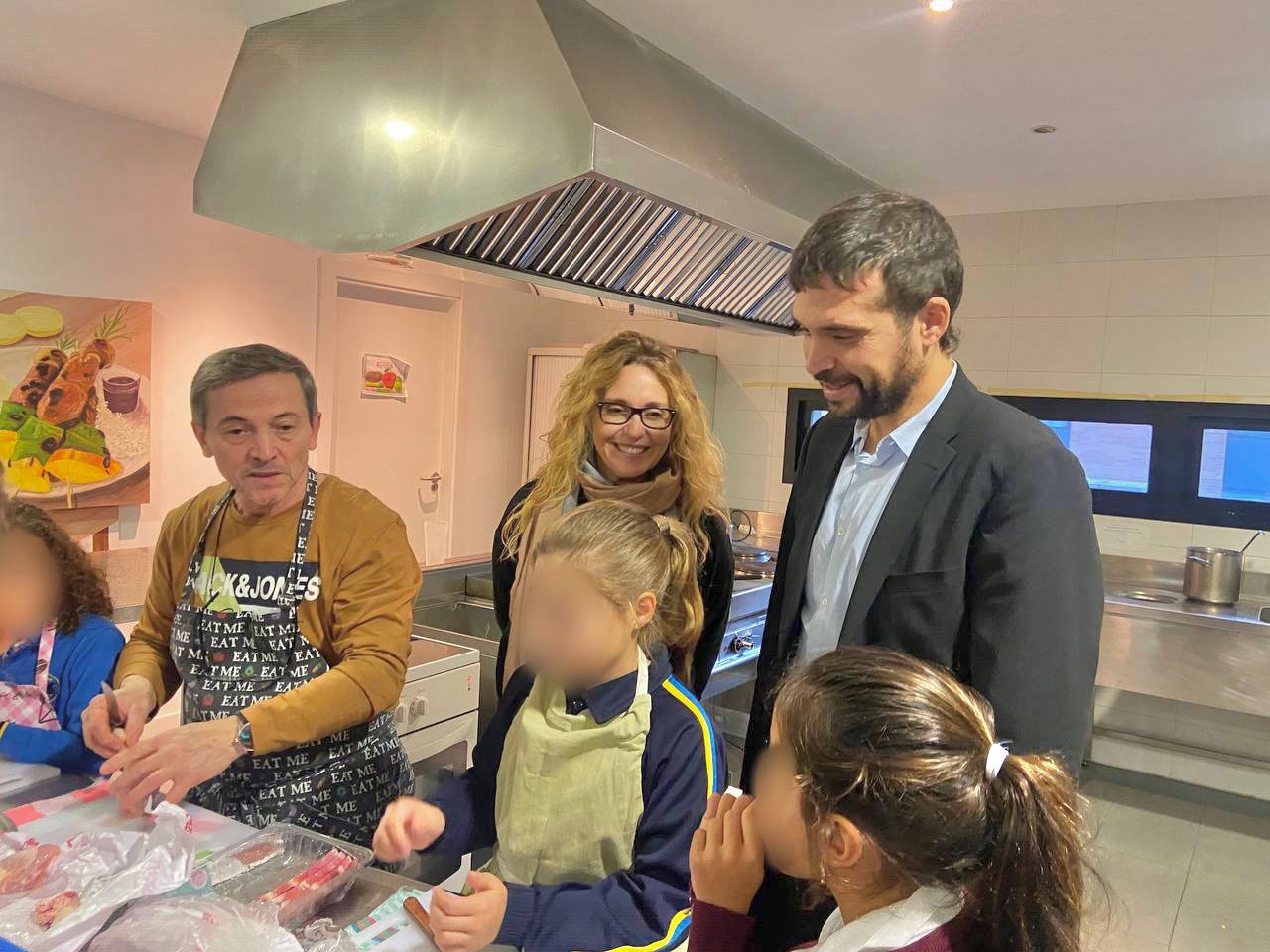 Un viaje gastronómico para mayores y pequeños de Alcorcón en "Cocina con arte"