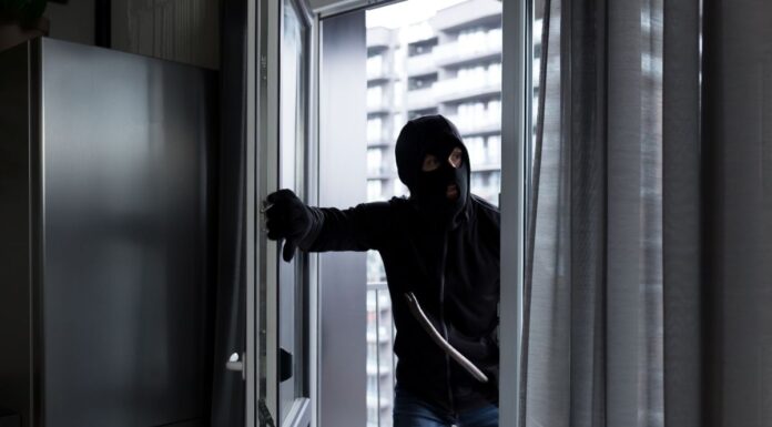 Detienen en Alcorcón a un ladrón en pleno método de la 'llave falsa'