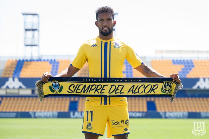 La lesión de Dyego Sousa lastra el debut de Nafti con el Alcorcón