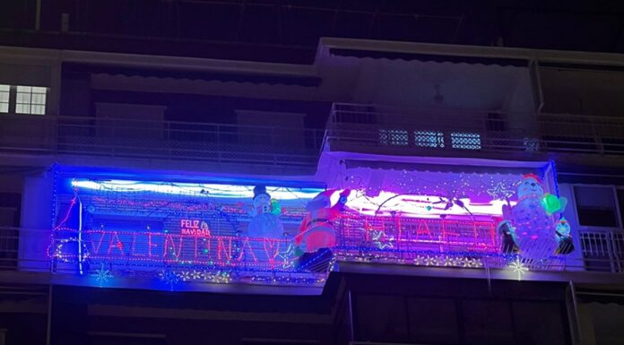 El inicio de la Navidad en Alcorcón lo marca la fachada luminosa de siempre