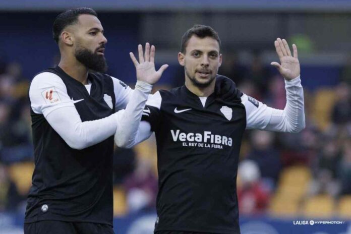 Alcorcón 0-2 Elche/ Un Alcorcón previsible y sin reacción vuelve a caer en Santo Domingo