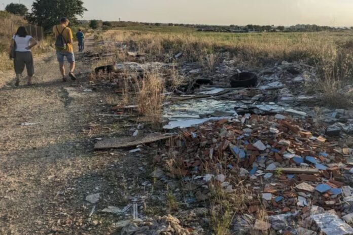 Denuncian vertidos ilegales cerca del Ensanche Sur de Alcorcón