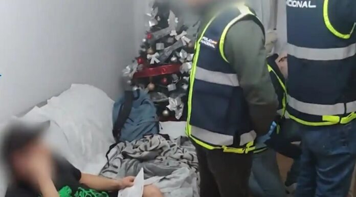 Detenido un varón en Alcorcón que fotografiaba desnuda a la hija menor de su pareja mientras dormía