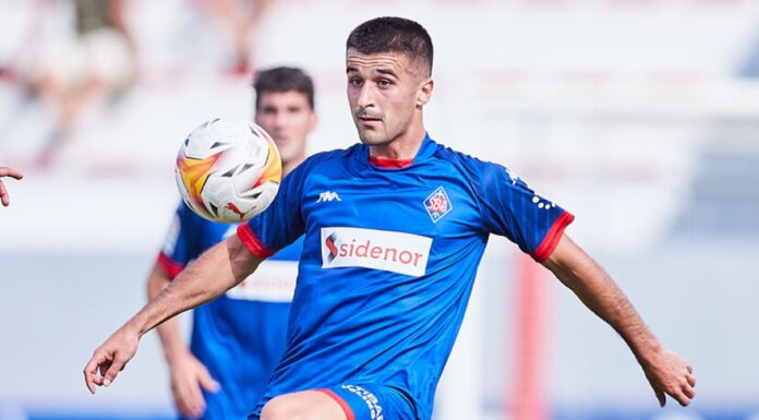 El Alcorcón anuncia el fichaje de Iker Bilbao y la salida de Bustos