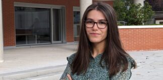 Se trata de la joven Beatriz Miguel. Una alumna del Fuenllana de Alcorcón recibe el Premio Extraordinario de Bachillerato