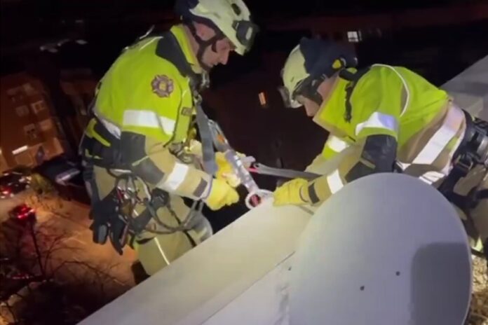 Nuevo rescate de una persona atrapada en su terraza gracias a los bomberos de Alcorcón