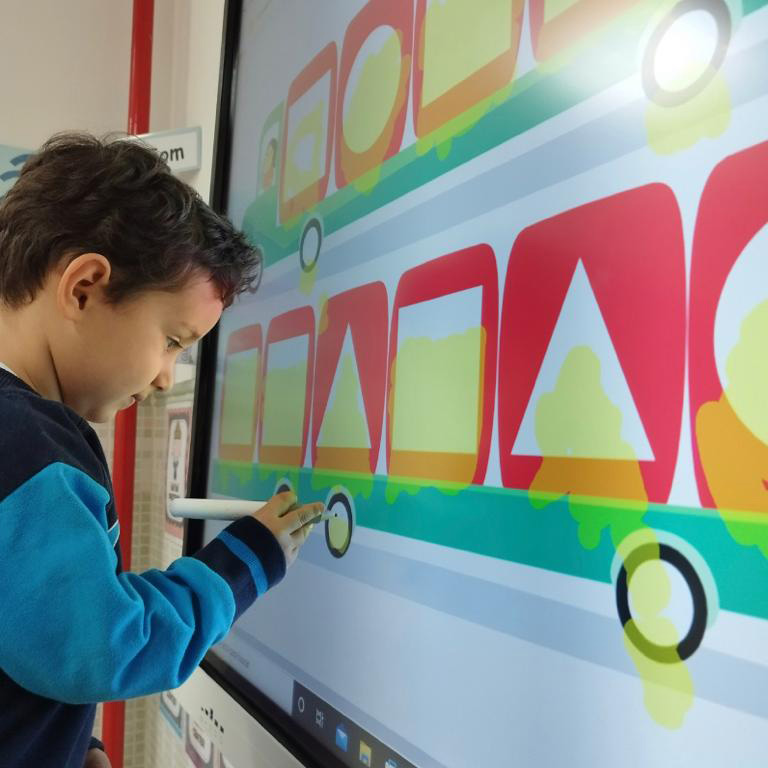 Cómo desarrollar el talento digital en los niños según Eurocolegio Casvi