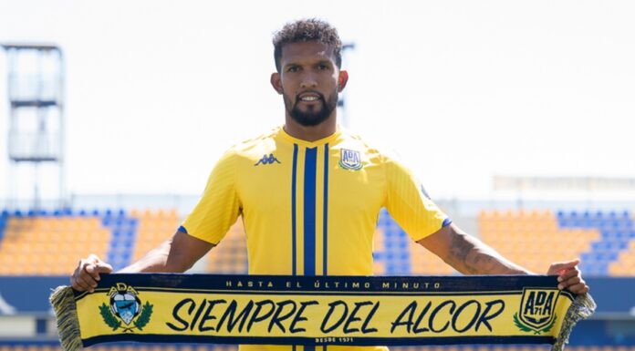 Dyego Sousa, del Alcorcón, se graba conduciendo a 188 km/h