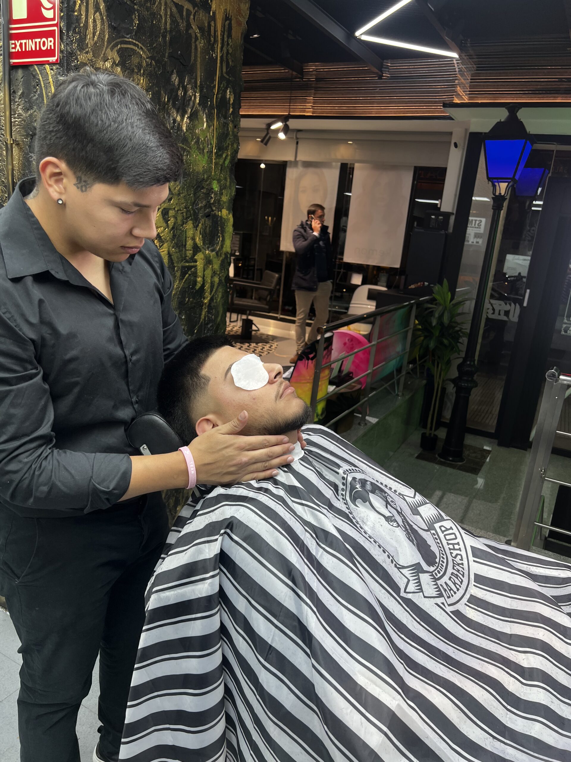 Óscar Blanco revoluciona el mundo de la peluquería en Alcorcón