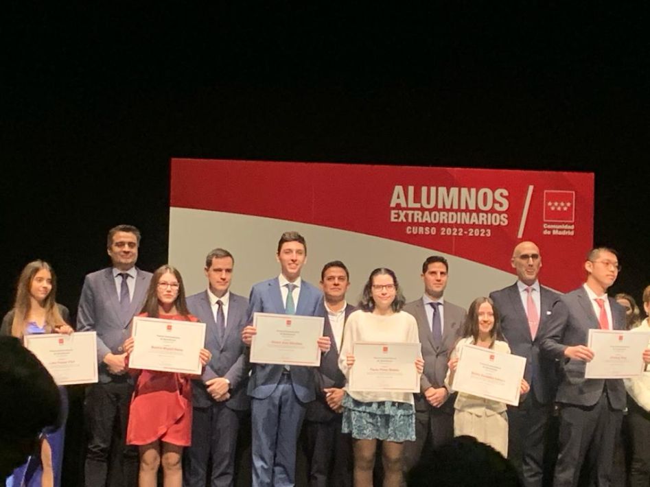 Una alumna del Fuenllana de Alcorcón recibe el Premio Extraordinario de Bachillerato