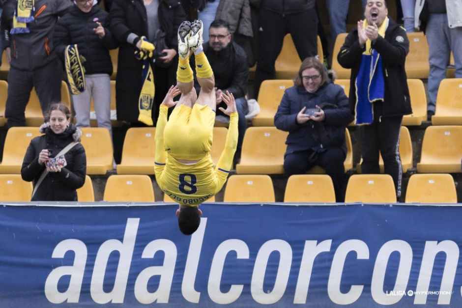 AD Alcorcón 1-1 Amorebieta/ El Alcorcón se atraganta con Magunagoitia frente a un Amorebieta con diez 