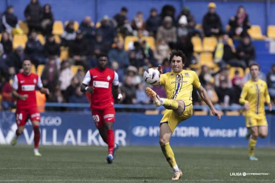 AD Alcorcón 1-1 Amorebieta/ El Alcorcón se atraganta con Magunagoitia frente a un Amorebieta con diez 