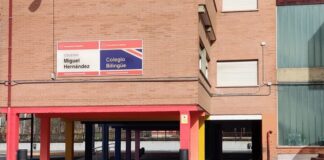 El Día de la Poesía se celebra en el CEIP Miguel Hernández de Alcorcón