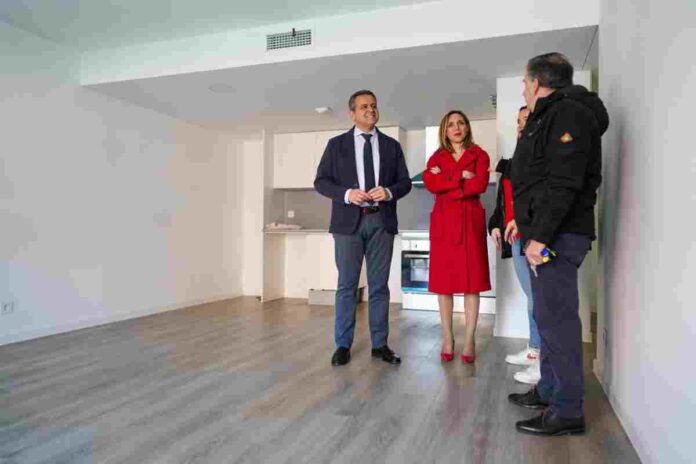 Los vecinos de Alcorcón reciben las primeras viviendas del Plan Vive
