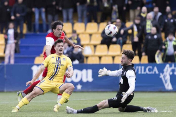 AD Alcorcón 1-1 Amorebieta/ El Alcorcón se atraganta con Magunagoitia frente a un Amorebieta con diez