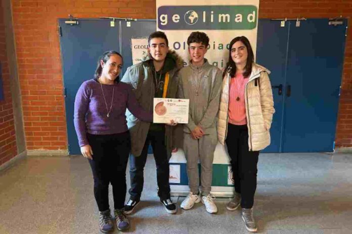Tres alumnos del Colegio Virgen del Remedio de Alcorcón premiados en las Olimpiadas de Geología