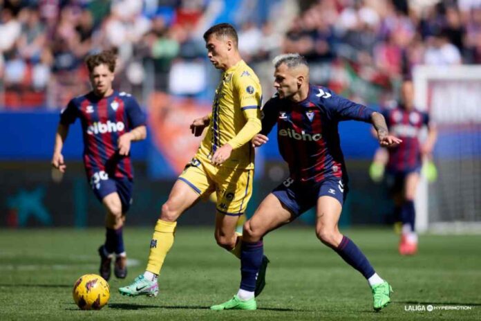 Eibar 2-0 Alcorcón/ Un Alcorcón notable encontró su kryptonita en las decisiones arbitrales