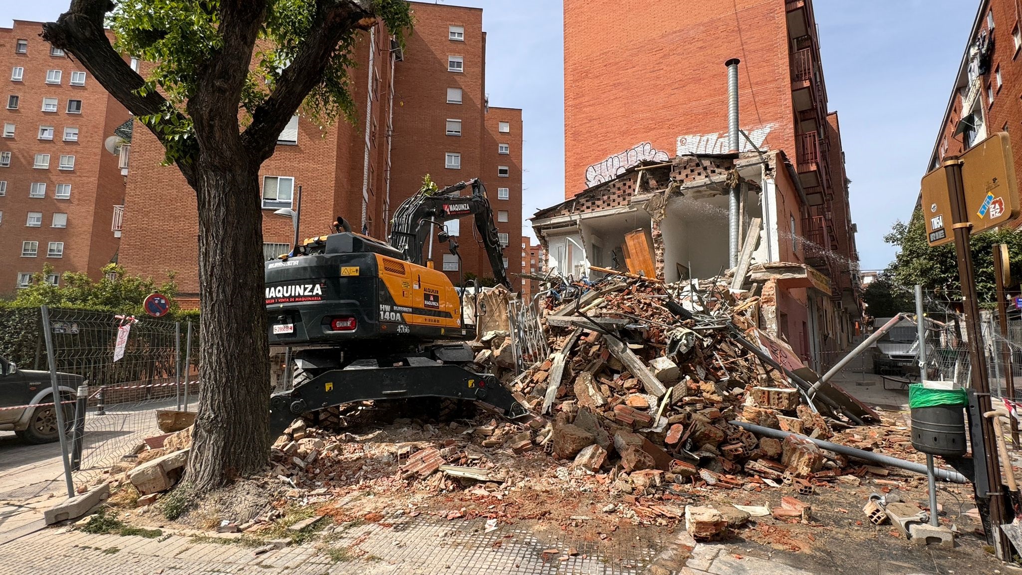 Llevan a cabo la demolición de la Soledad, mítica churrería de Alcorcón