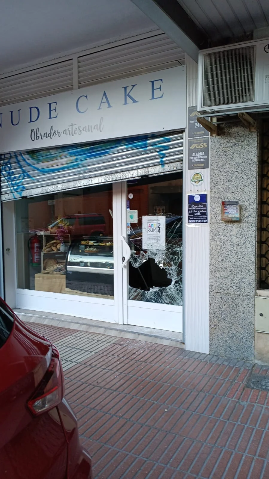 Detenida la pareja que entró a robar cinco veces en la pastelería Nude Cake de Alcorcón