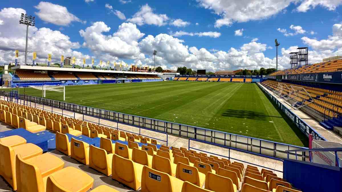 El A.D Alcorcón supera los 2.500 a un mes del comienzo la temporada