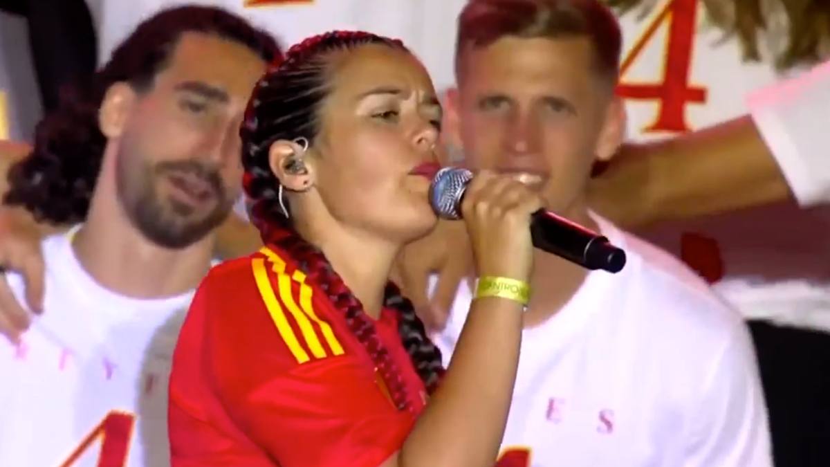 La Selección Española vibra con el himno POTRA SALVAJE de Isabel Aaiún en CIBELES. Fuente: RTVE