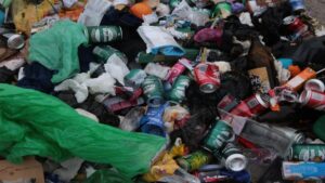 Alcorcón sanciona con 5.000 euros un vertido ilegal de residuos en Las Presillas